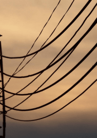 سلطة الطاقة تعلن انتهاء مشكلة النقص الكهربائي في أربع قرى غرب الخليل