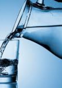 ما كمية الماء الضرورية للجسم يوميا؟ والعوامل المؤثرة على استهلاكك