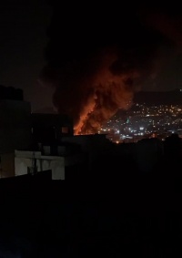 (محدث) إصابات واندلاع حريق كبير خلال المواجهات مع قوات الاحتلال التي تقتحم مدينة نابلس 