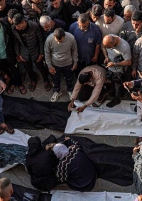 الاحتلال يرتكب مجزرة في مخيم المغازي: شهداء وجرحى غالبيتهم أطفال