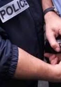 شرطة رام الله تقبض على متسول يدير شبكة متسولين ويمتلك أموالا ومركبات حديثة 