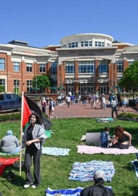 طلبة الجامعات الأميركية يواصلون مظاهراتهم ضد تواصل العدوان الإسرائيلي على غزة