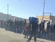 طوابير أمام محطة لتعبئة الغاز في الخليل بسبب شح الإمدادات