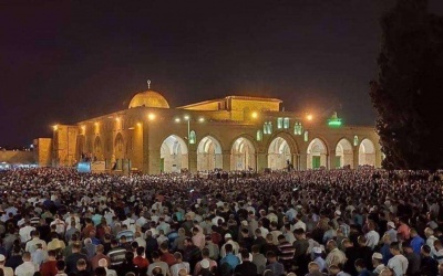 200 ألف مصلٍّ يؤدون العشاء والتراويح بالمسجد الأقصى