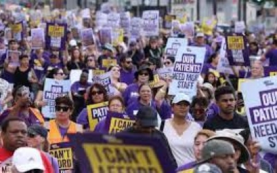 القطاع الصحيّ الأميركيّ: بدء إضراب أكثر من 75 ألف موظّف