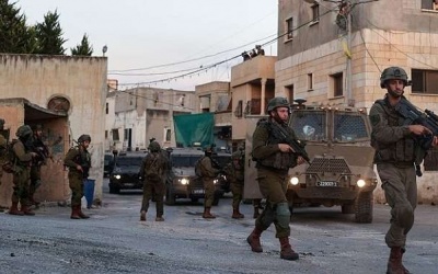 الاحتلال يعتقل مُطاردا بمخيم بلاطة بعد اشتباك مسلح