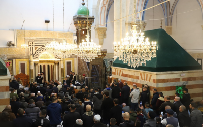 5 آلاف مواطن يؤدون صلاة العيد بالحرم الإبراهيمي في الخليل