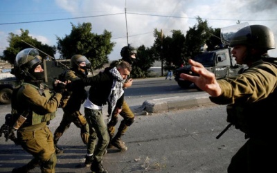 الاحتلال يشن حملة دهم واعتقالات بالضفة