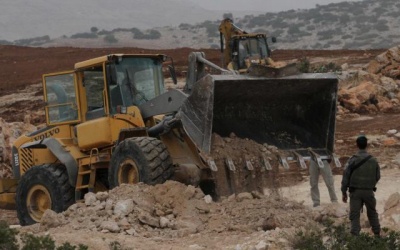 الاحتلال يجرف أراضي في جنين ويعتقل 15 فلسطينيا بالضفة