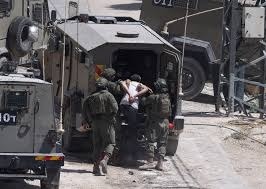 اعتقال سيدة ونجلها وشاب آخر من طلوزة شمال نابلس